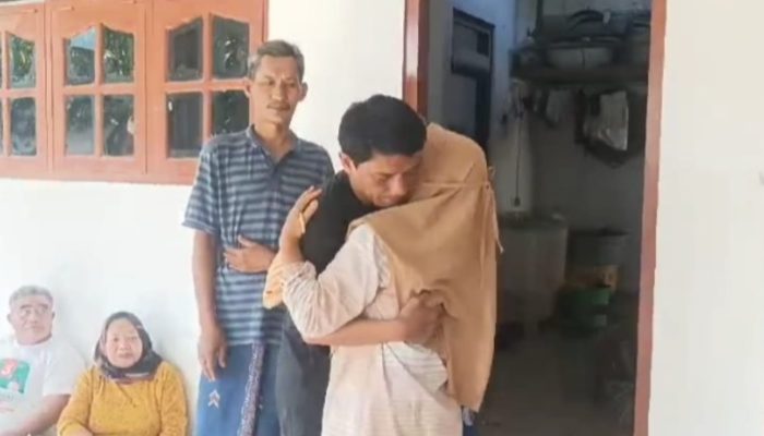 Mantan Anggota DPRD Indramayu Korban TPPO di Myanmar Akhirnya Pulang, Disambut Tangis Haru Pecah Oleh Keluarga