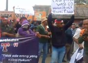 Ratusan Warga Drunten Wetan Geruduk Kantor Desa, Tuntut Transparansi Dana