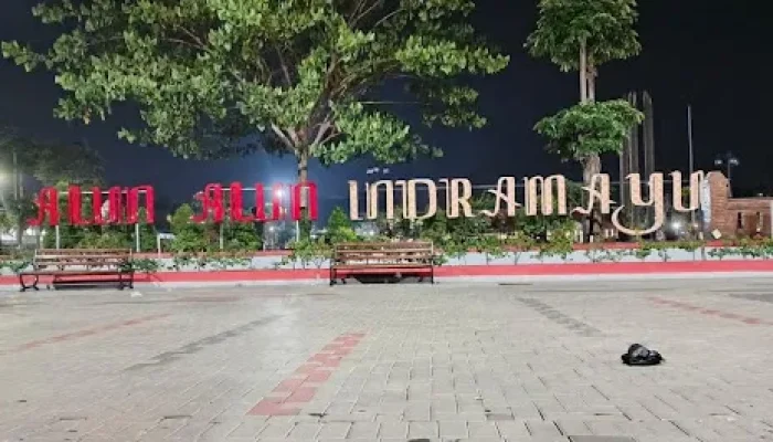 Bupati Lucky Hakim Kembalikan Nama Alun-Alun Indramayu, Warga Sambut Antusias