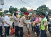 Polres Indramayu Bagikan Ratusan Takjil, Wujud Kepedulian di Bulan Ramadan
