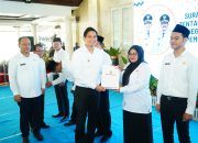 ASN Indramayu Harus “Eman” ke Warga, Bupati Lucky Hakim Serahkan SK CPNS