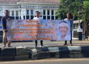 Viral! Spanduk ‘Bapak Aing’ Gemparkan Indramayu: Peternak Ayam Jerit Ditipu, Kang Dedi Mulyadi Harus Turun Tangan