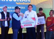 Gus Ipul dan Lucky Hakim Tinjau Kampung Nelayan, Pastikan Rumah Harus Dipelihara Dengan Baik