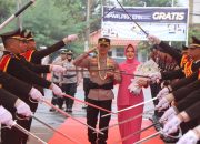 Tradisi Pedang Pora Iringi Pergantian Pucuk Pimpinan Polres Indramayu: AKBP Mochamad Fajar Gemilang Resmi Jabat Kapolres