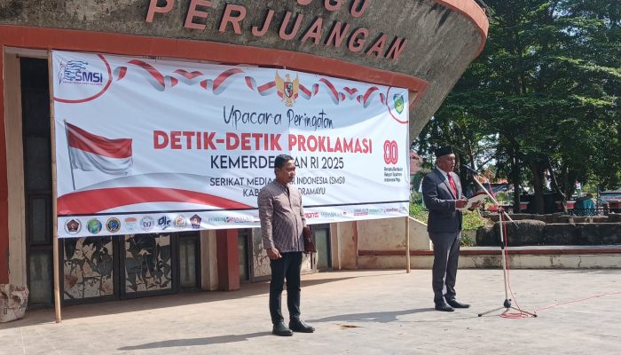 Merah Putih Berkibar di Tugu Perjuangan: SMSI Indramayu Gelar Upacara Proklamasi dan Lomba Catur Antar Media