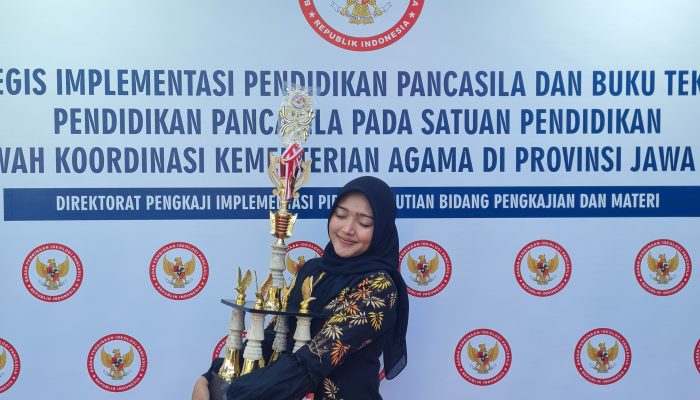 Ghina, Guru Inspiratif dari MTsN 4 Indramayu, Raih Juara 2 Olimpiade Pancasila Tingkat Provinsi Jawa Barat  ‎