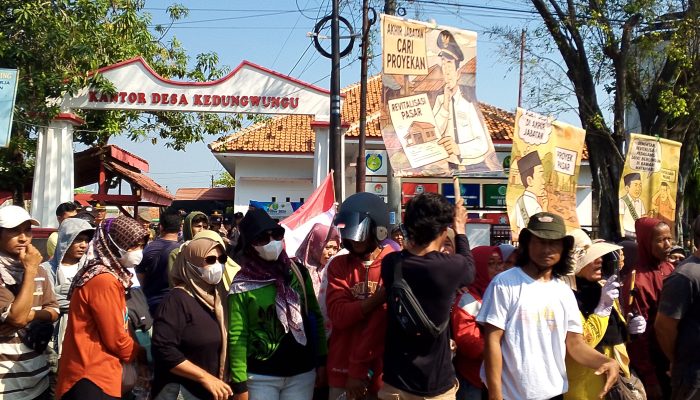Pedagang Pasar Kedung Wungu Gelar Aksi Protes, Tuntut Pembatalan Revitalisasi Pasar