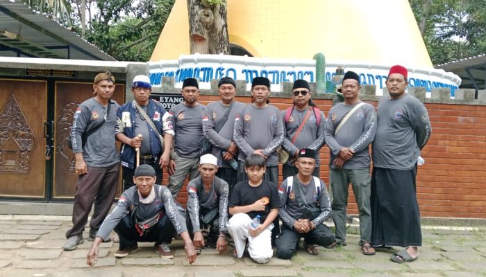 Paskibar Kiansantang Indramayu Gelar Wisata Religi, Ziarahi Makam Wali dan Tokoh Sejarah di Jawa