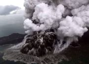 Abu Vulkanik Anak Krakatau Bikin Warga Jakarta Waspada, Aktivitas Lari Outdoor Jadi Sorotan