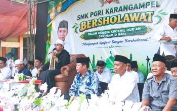 SMK PGRI Karangampel Bersholawat